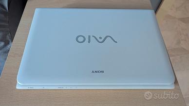 Sony Vaio 15" Intel I3 8Gb SSD