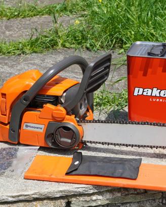 MOTOSEGA HUSKVARNA 440 X-TORQ + ACCESSORI