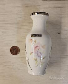 Piccolo vasetto decorativo in porcellana 