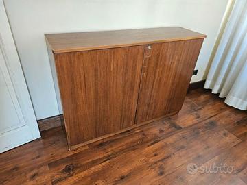 Mobile basso da ufficio in legno - portadocumenti