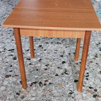 Tavolo 80x80 in legno