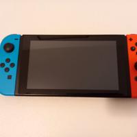 Nintendo switch con custodia e 5 giochi