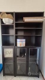 Libreria Billy nero-marrone con ante basse
