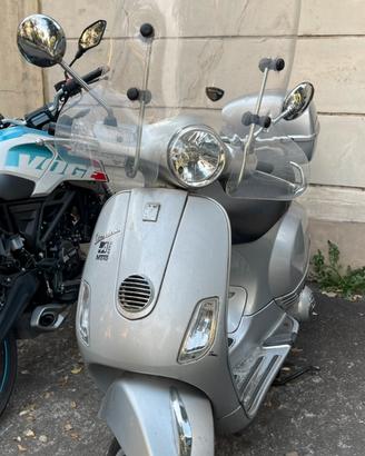 Vespa Piaggio LX 150 anno 2009