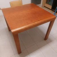 Tavolo in legno  90 x 90 allungabile