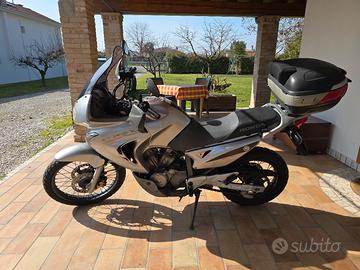 Honda Transalp 650 anno 2006