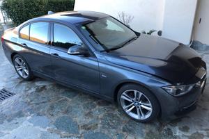 Bmw  serie 3 -318d sport F30-2015