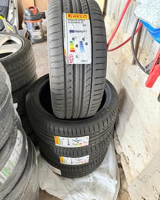 Volkswagen Golf Audi A3 225/40 r 18