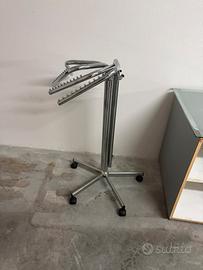 Arredamento negozio abbigliamento