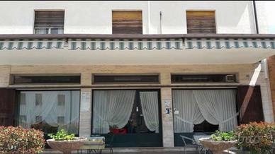 Immobile con bar-ristorante e 2 appartamenti