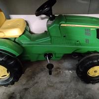 Trattore John Deer a pedale con carro 