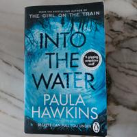 Libro di Paula Hawkins "Into the water"