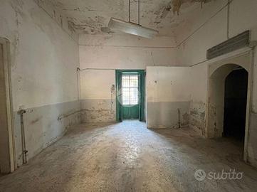 MONOLOCALE A CASAVATORE