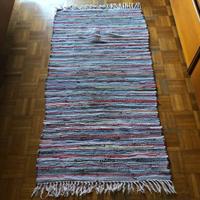 Tappeto intrecciato rustico