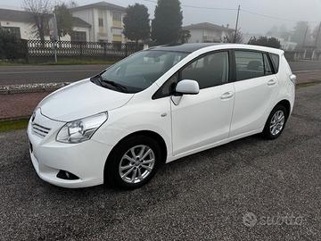 Toyota Verso 2.0 D Sol AUTOCARRO 5 POSTI