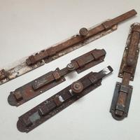 Lotto di 4 Antichi Chiavistelli in Ferro Battuto