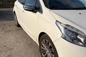 Peugeot 208 bluehdi 100