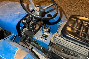 Trattore moto agricola ribaltabile