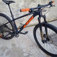 MTB 29 KTM MODELLO MYR0ON PRO CARBONIO (NUOVA)