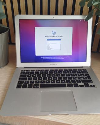 MacBook Air 13” 2015 i5 4GB RAM SSD 128GB