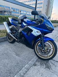 Yamaha R6