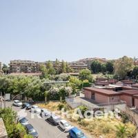 ATTICO, IN STATO, CON BALCONE E TERRAZZO!