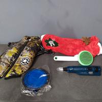 set cani:2 cappotti taglia L, ciotola,spazzola,ecc