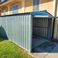 Box prefabbricato in lamiera con basculante