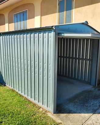 Box prefabbricato in lamiera con basculante