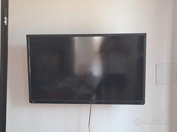 2 TV LCD  da 42'' con supporto da parete