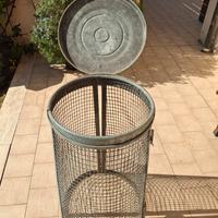 Trespolo porta sacco