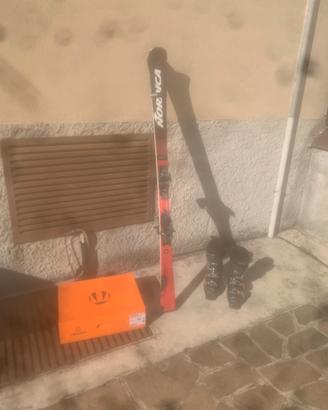 Sci da neve più scarponi