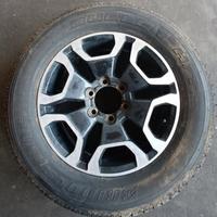 Cerchio con pneumatico Toyota Hilux