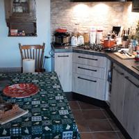 cucina con elettrodomestici in perfette condizioni