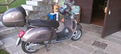 Piaggio Vespa 300 GTS - 2016