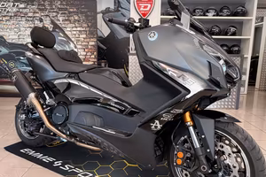 Yamaha TMAX 560 Teck Max Rs n 392