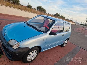 Auto fiat 600
