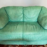 divano 2 posti in microfibra effetto pelle