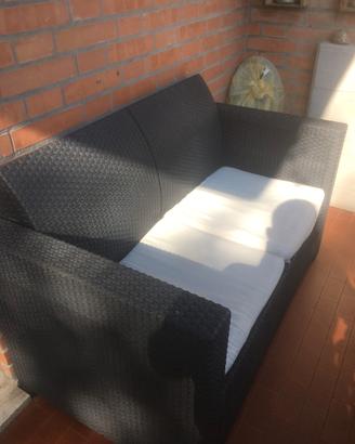 divanetto piu tavolino terrazzo