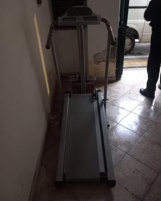 Tapis Roulant e Manubri con pesi