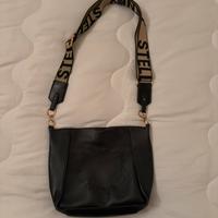 Donna borsa tracolla