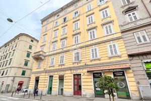 2 LOCALI A TRIESTE