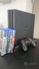 PS4 Playstation Pro  + 8 Giochi + base e Joystick