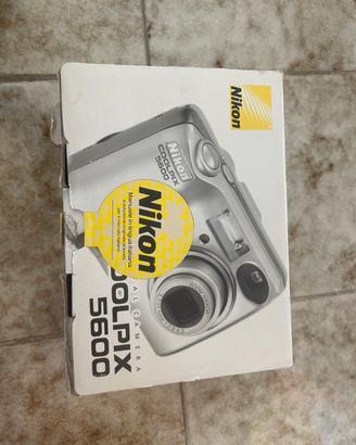 Nikon Coolpix 5600 – Vintage 2005