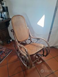 Sedia a dondolo inizio '900–Thonet,Salvatore Leone