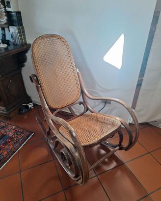 Sedia a dondolo inizio '900–Thonet,Salvatore Leone