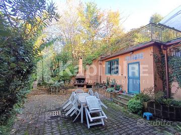 Villa di 150 m² con più di 5 locali a Monterenzio