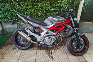 Suzuki sfv 650 gladius 