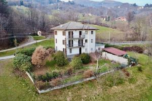 Villa di 270 m² con più di 5 locali e box auto a P