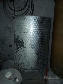 Contenitore in acciaio per alimenti